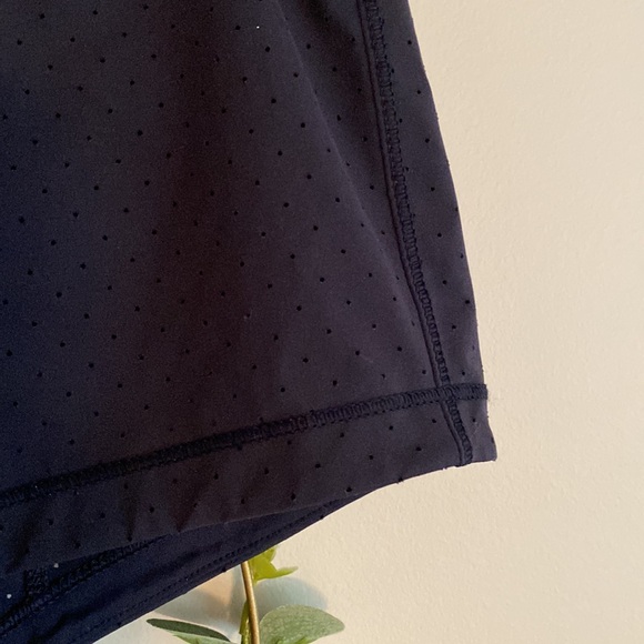 Lululemon Final Lap Short (2.5")
Midnight Navy size 6 shorts blue running - Picture 6 of 11